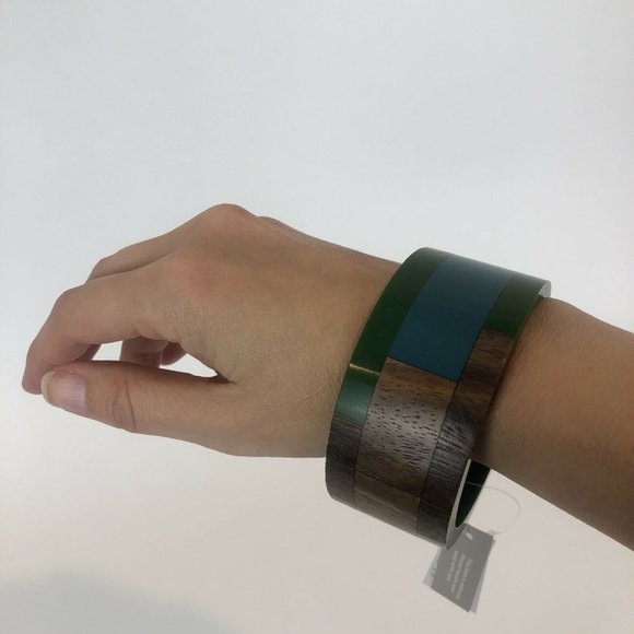 New Chico's Wide Blue and Green Wood Bangle Bracelet - Picture 3 of 10